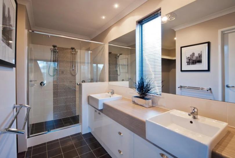 Your Complete Guide to Frameless Shower Screens in Caloundra